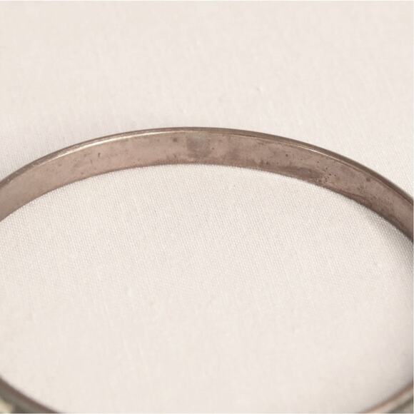 Shimmery Green Enamel Brass Bangle Bracelet With Butterflies - Picture 8 of 10